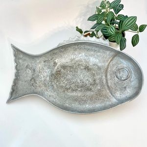 Beautiful Vintage Arthur Court Etched Aluminum Fish Platter
